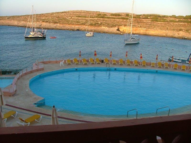 Comino Hotel 外观 照片