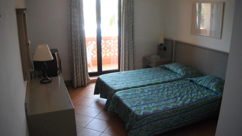 Comino Hotel 外观 照片